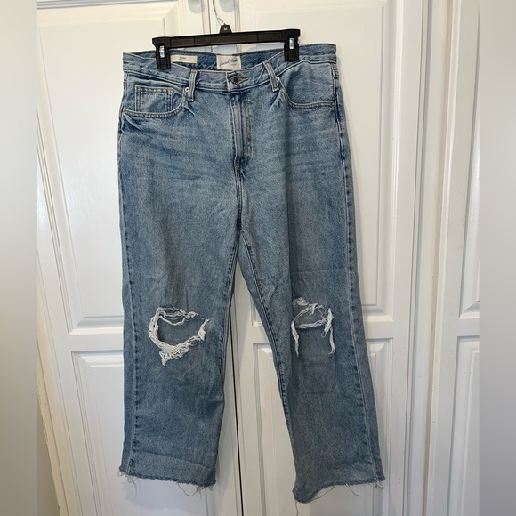Universal Thread 90’s Baggy Light Blue Distressed Cropped Jeans Size 12R - Picture 2 of 9